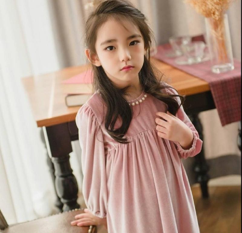 Trên trang cá nhân, mẹ Eun Chae thường xuyên cập nhật hình ảnh mới của con gái và nhận được nhiều lượt yêu thích. Đến nay, Instagram này thu hút hơn 120.000 người theo dõi.