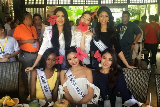 Bên cạnh khám phá thiên nhiên, những món ăn ngon đậm chất Philippines chào đón các cô gái thưởng thức. Lệ Hằng cho biết cô khá bất ngờ với đặc sản chuối khô nổi tiếng ở đây. Ngoài ra, món bánh mỳ làm từ dừa có một hương vị ngọt nhẹ như một điểm nhấn ẩm thực độc đáo của người dân Philipines khiến Lệ Hằng khá ấn tượng. Lệ Hằng chia sẻ thêm nếu có dịp quay lại đây, cô sẽ tham khảo học công thức làm món bánh mỳ đặc biệt này để về thực hành.