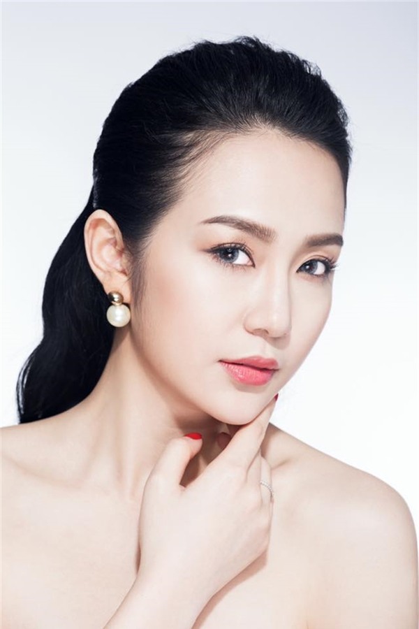 Sẽ là một thiếu sót lớn nếu như chỉ dành những lời ngợi khen cho vẻ đẹp trên gương mặt Thu Hương. Bởi cựu hot girl sinh năm 1990 còn sở hữu thân hình nóng bỏng và gợi cảm không thua kém một người mẫu nào trong làng giải trí Việt. Với số đo ba vòng cực chuẩn cùng cách ăn mặc quyến rũ, tinh tế của Hương Baby từng giúp cô trở thành hình mẫu lí tưởng trong mắt nhiều cô gái trẻ.