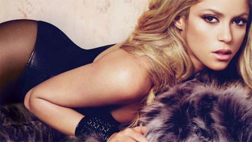 Ca sĩ nổi tiếng Shakira, người đồng thời là bạn gái của trung vệ Gerard Pique. Hai người đã có hai con trai sau sáu năm chung sống.