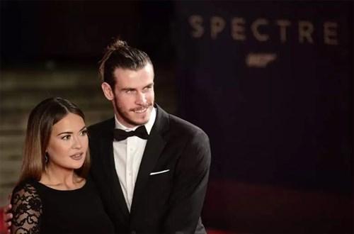Gareth Bale và bà xã Emma Rhys-Jones. Hai người đã có hai con gái.