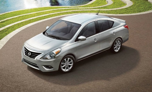 Nissan Versa S giá 12.855 USD