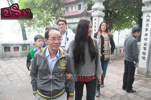 Bố của Ông Cao Thắng cũng rất thân thiết với Đông Nhi