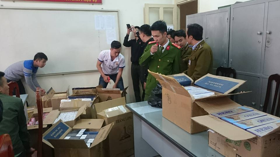 Cơ quan chức năng kiểm tra tang vật