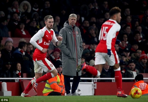 Arsenal bị loại, &quot;Giáo sư&quot; nổi đóa mắng học trò yếu kém