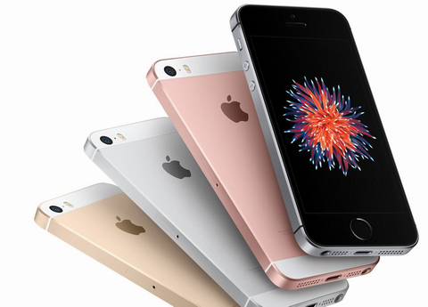 iPhone SE 64GB (giảm 2,6 triệu đồng). Sản phẩm này giờ chỉ còn ở mức giá 9,39 triệu đồng thay vì 11,99 triệu đồng trước đây. iPhone SE 64GB được trang bị bộ vi xử lý Apple A9 + M9 motion processor với 2 nhân tốc độ 1.8 GHz, đồ họa PowerVR GT7600 mới nhất và mạnh mẽ nhất đến từ Apple. 