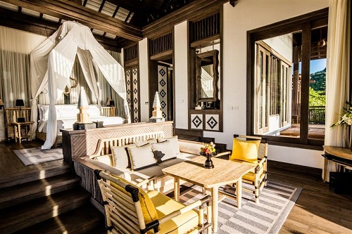 Trước giải thưởng này, năm nay khu nghỉ dưỡng InterContinental Danang Sun Peninsula cũng tự hào giành được nhiều giải thưởng và danh hiệu từ các tổ chức nổi tiếng và uy tín như: ba giải thưởng được trao bởi WTA 2016 khu vực Châu Á và Châu Úc (Khu nghỉ dưỡng sang trọng nhất châu Á; Khu nghỉ dưỡng tốt nhất Việt Nam và Khu nghỉ dưỡng Spa tốt nhất Việt Nam); thuộc danh sách những khu nghỉ dưỡng tốt nhất ở châu Á theo hệ thống bình chọn The Reader’s Choice Awards 2016 của tạp chí danh tiếng toàn cầu về phong cách sống đẳng cấp Conde Nast Traveler; “Khu nghỉ dưỡng tốt nhất khu vực châu Á Thái Bình Dương” do tạp chí Business Traveller trao tặng và xuất sắc nằm trong danh sách 21 khu nghỉ dưỡng hướng biển đẹp nhất hành tinh theo kênh thông tin danh tiếng CNN.