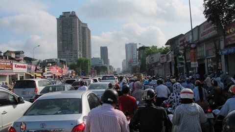 Dự án chung cư &quot;bức tử&quot; tuyến đường Lê Văn Lương - Tố Hữu