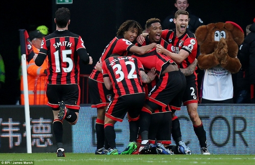 Bournemouth thắng ngược &quot;thần kỳ&quot; trước Liverpool!