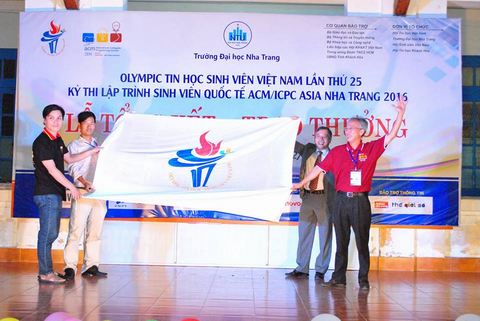 BTC trao cờ cho