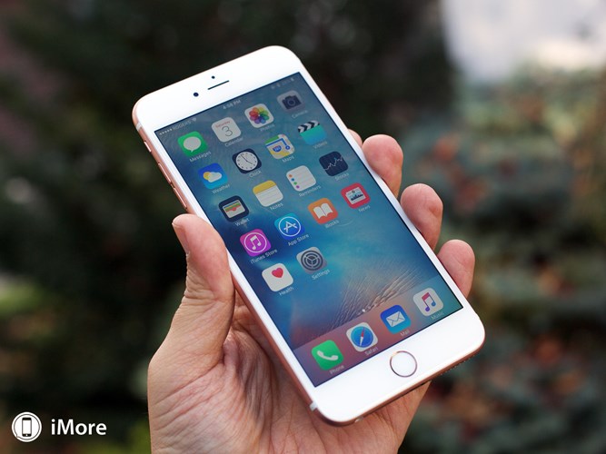 Đó là màn hình 3D Touch, camera sau nâng cấp 12MP, có khả năng quay video 4K. Camera trước nâng cấp lên 5Mp. Ảnh: iMore.