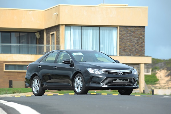 Toyota Camry 2017 về Việt Nam giá từ 1,1 tỷ đồng