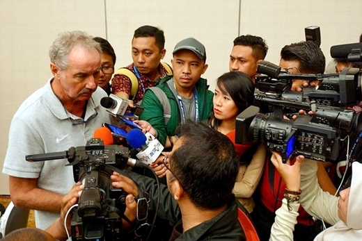 HLV Riedl: &quot;Indonesia không có gì để mất trước tuyển Việt Nam&quot;