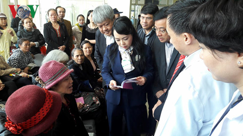 Bệnh nhân ung thư phàn nàn chất lượng phục vụ với Bộ trưởng Y tế