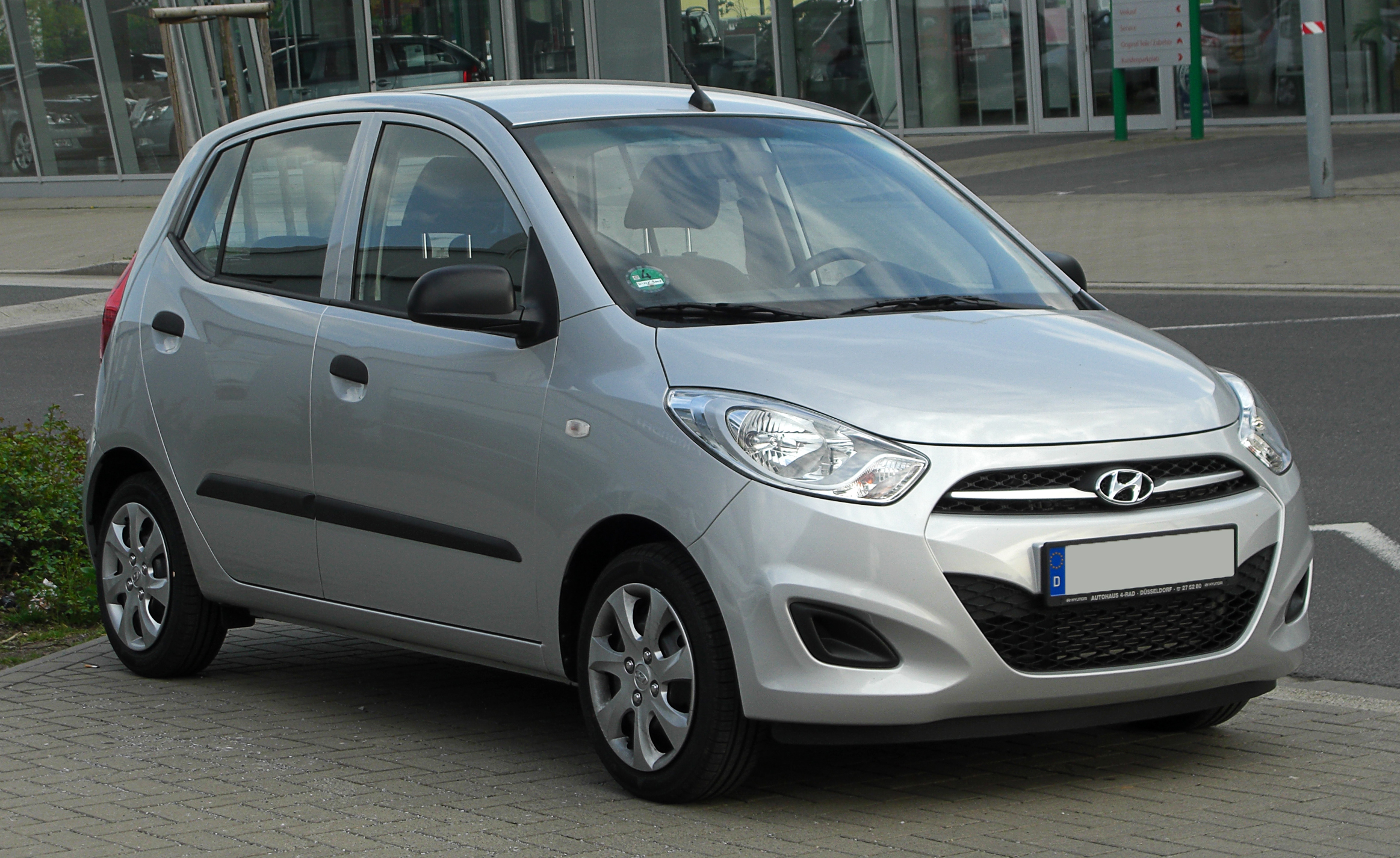 Hyundai i10 đời 2011 một trong những dòng xe ô tô cũ cỡ nhỏ đáng mua nhất hiện nay