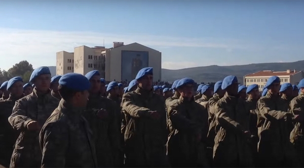 Quân tinh nhuệ nước ngoài bất ngờ ồ ạt tiến vào Syria