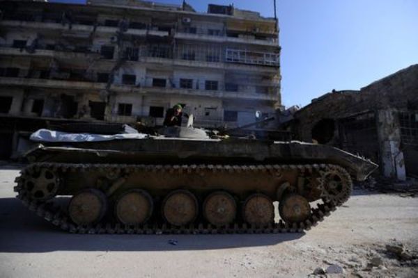 Quân Assad dồn hỏa lực giáng đòn quyết định vào &quot;đầu não&quot; kẻ thù
