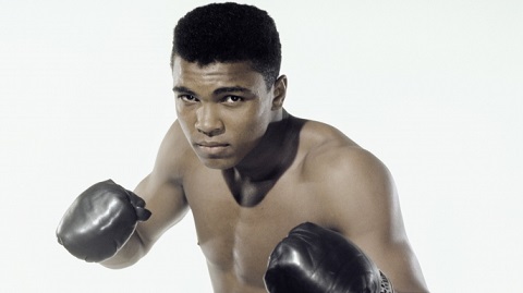 10. Muhammad Ali. Chỉ trong vòng 24 giờ sau khi Ali qua đời đã có 110 triệu tương tác trên Facebook về sự kiện này.