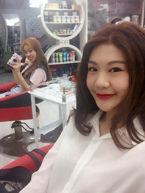 Cũng như nhiều cô gái trẻ, Đông Phương rất thích làm đẹp. 