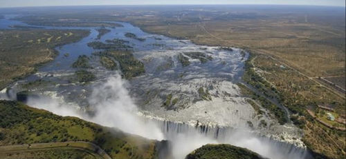 2. Thác Victoria (Zambia)