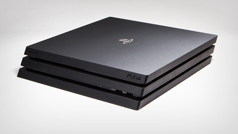 4 - PS4 Pro. Bộ điều khiển trò chơi mới của Sony, PS4 Pro, là sản phẩm công nghệ cao duy nhất trong bảng xếp hạng này không liên quan đến thế giới điện thoại thông minh. Mạnh mẽ hơn so với giao diện điều khiển ban đầu, phiên bản 