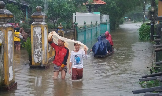 Mưa lớn kéo dài, Huế ngập lụt trên diện rộng