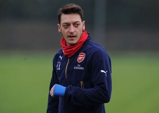 Ozil ra yêu sách trớ trêu cho Arsenal