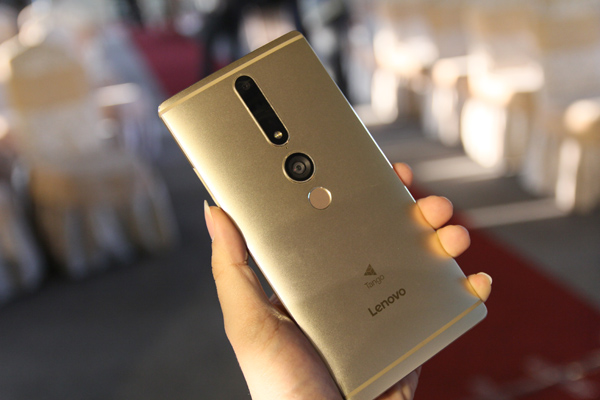 Cận cảnh smartphone Tango thực tế ảo đầu tiên về Việt Nam