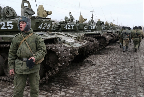 Cuộc chiến ở Baltic  Thế chiến III có thể được châm ngòi từ một cuộc xung đột giữa Nga và NATO. Phương Tây tin rằng, một cuộc xung đột giữa họ với Nga có thể xuất phát từ “cách hành xử cứng rắn của Nga ở Đông Âu”. Trong khi đó, phía Nga tin rằng, họ đang bị liên minh quân sự Bắc Đại Tây Dương khiêu khích.