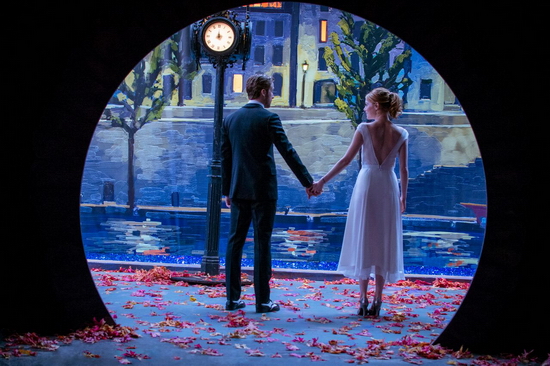 Ngoài việc dành giải thưởng Phim hay nhất tại Critics’ Choice Award, LA LA LAND còn vinh dự đem lại các giải thưởng quan trọng: Bộ phim xuất sắc nhất, Đạo diễn xuất sắc nhất, Phim nhạc kịch xuất sắc nhất, Biên kịch xuất sắc nhất, Phim có cảnh quay đẹp nhất, Phim có điểm bình chọn cao nhất, Nhạc phim hay nhất.