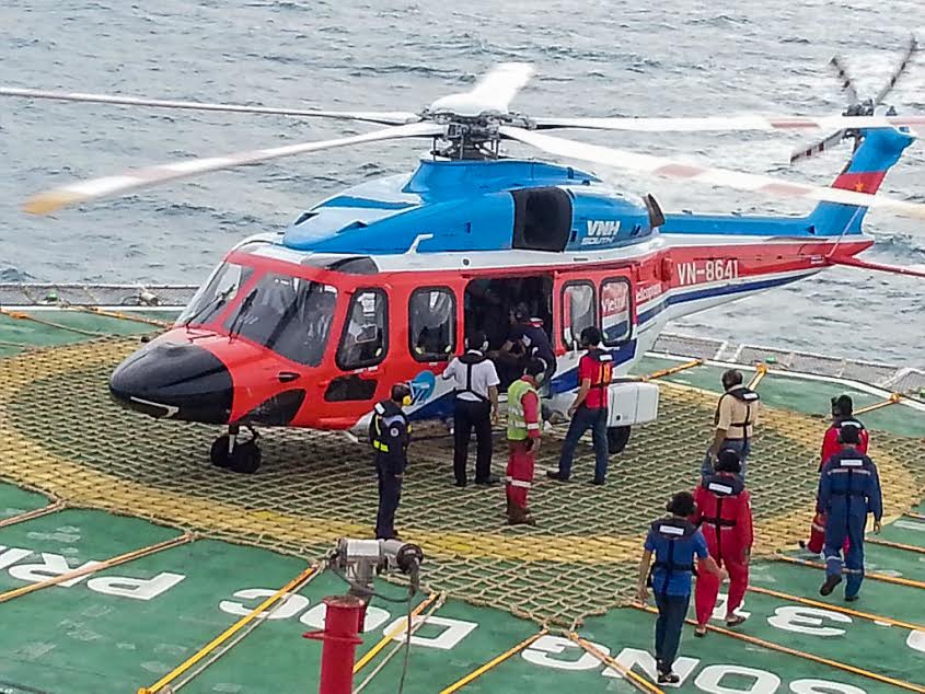 Cứu sống ngư dân bị thương nghiêm trọng trên biển
