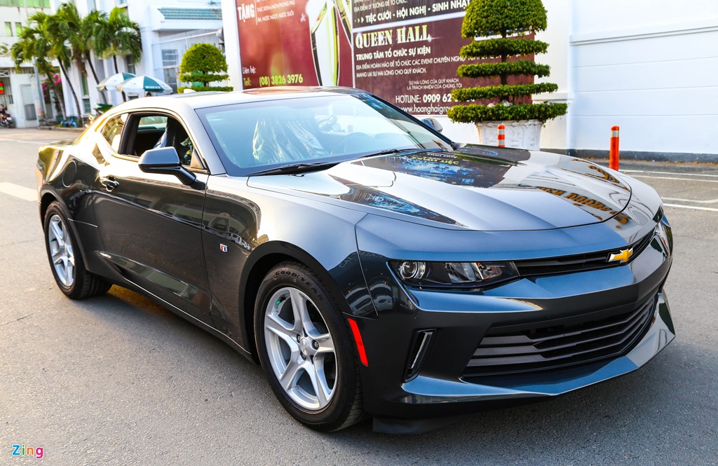 Vẻ đẹp cuốn hút của chiếc xe Chevrolet Camaro 2017 vừa về Việt Nam