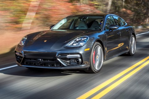 Dòng sedan mạnh mẽ nhất: Porsche Panamera. Chiếc xe này có giá từ 99.900 - 146.900  USD.