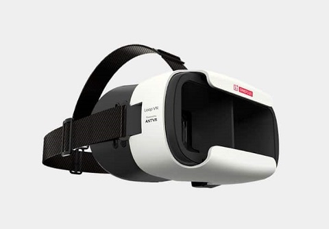 Mũ thực tế ảo Google Cardboard. Để ra mắt tiện ích xem 360° và ở cấp độ thực tế ảo, Google đã tung ra Cardboard cho phép cài điện thoại vào để tận dụng lợi thế của phương pháp khám phá mới này với bất kỳ thiết bị nào. Kể từ đó, nội dung trải nghiệm cũng được cải thiện đáng kể và có rất nhiều loại mũ thực tế ảo đã có mặt trên thị trường. Có những mô hình với giá khoảng 20-30 euro trên thị trường phù hợp với tất cả các điện thoại thông minh.