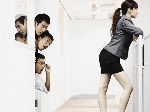 Hà Nội: Khuyến cáo công chức không xăm hình, mặc váy ngắn