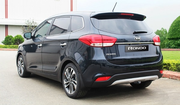 Kia Rondo 2017 gồm 4 phiên bản lựa chọn