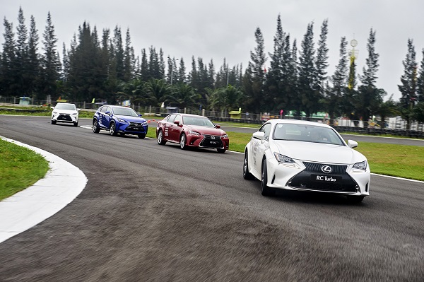 Trải nghiệm Lexus tại trường đua HappyLand