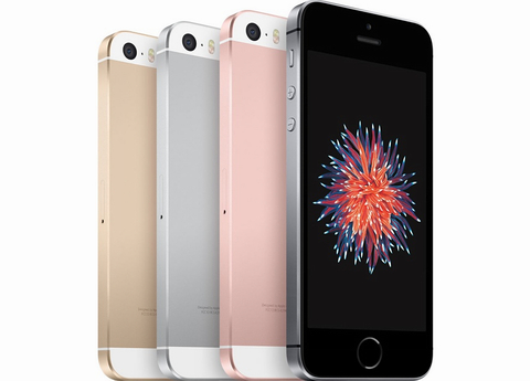 8. iPhone SE (giảm 2.5 đến 3 triệu đồng tùy phiên bản). Đây cũng là chiếc smartphone đã bị điều chỉnh giảm khá mạnh trong năm 2016. iPhone SE  Máy vẫn được trang bị bộ vi xử lý Apple A9 + M9 motion processor với 2 nhân tốc độ 1.8 GHz, đồ họa PowerVR GT7600. iPhone SE cũng được trang bị công nghệ Touch ID 2.0 với tốc độ nhận diện nhanh chóng. Chỉ cần chạm nhẹ là thiết bị của bạn đã được mở khóa. Ngoài ra Touch ID 2.0 cũng bảo mật thiết bị của bạn tốt hơn.