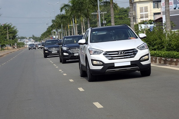 Trải nghiệm Hyundai SantaFe: Bền bỉ và mạnh mẽ
