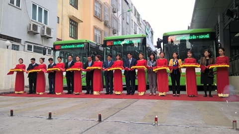 Chủ tịch UBND TP Nguyễn Đức Chung cắt băng khai trương