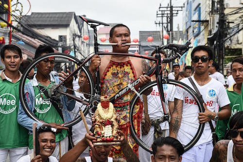 Le hoi an chay rung ron o Thai Lan