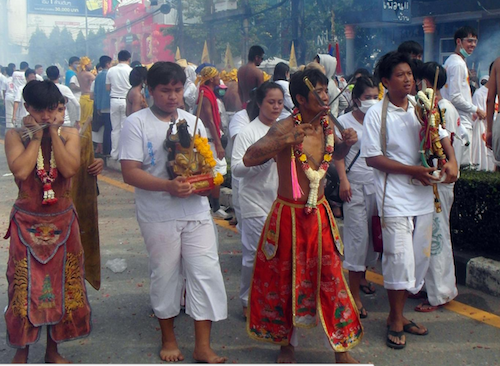 Le hoi an chay rung ron o Thai Lan