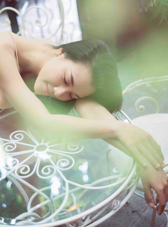 Được biết đến nhiều từ khi đoạt ngôi vị Á hậu Phụ nữ Việt Nam 2012, Hoàng Oanh dần chiếm cảm tình công chúng qua vai trò MC, diễn viên…