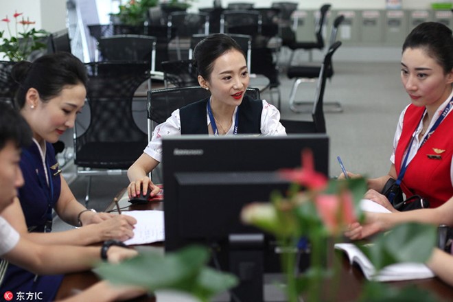 Nhan sắc hoa khôi hàng không gây tranh cãi trên mạng hình ảnh 8 Nhan sac hoa khoi hang khong gay tranh cai tren mang hinh anh 8