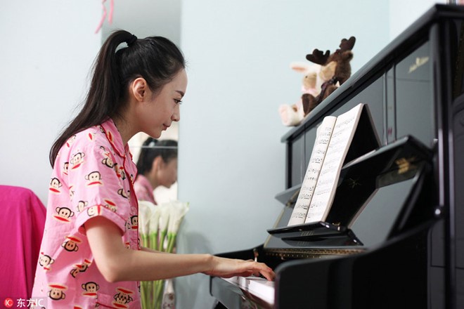 Nhan sắc hoa khôi hàng không gây tranh cãi trên mạng hình ảnh 10 Khoảnh khắc đời thường của hoa khôi ngành hàng không hiện được nhiều dân mạng yêu thích, chia sẻ.