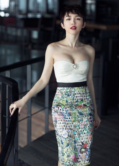 so-thich-dien-trang-phuc-pho-vong-mot-cua-toc-tien-8