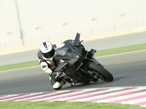 Kawasaki Ninja H2R sở hữu công suất hơn 300 mã lực.
