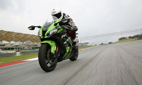 9. Kawasaki ZX-10R sở hữu công suất 200 mã lực.