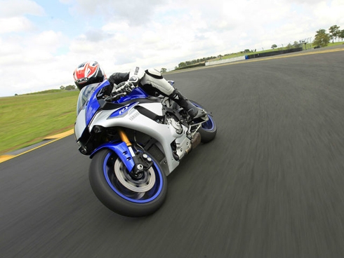 10. Yamaha YZF-R1 sở hữu công suất 200 mã lực.