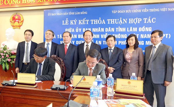  Chỉ sau đó vài ngày (7/10), VNPT smart city tiếp tục được UBND tỉnh Lâm Đồng chọn để đưa Đà Lạt trở thành thành phố thông minh.